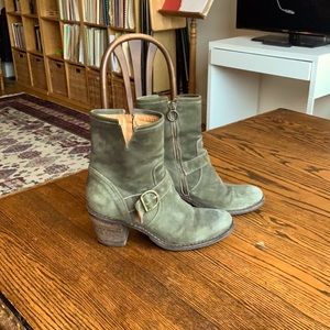 Women’s boots